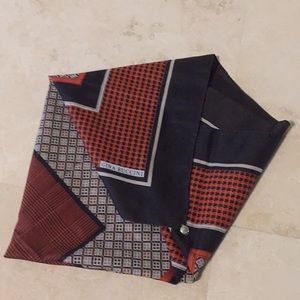 Beautiful Gina Ruccini Scarf